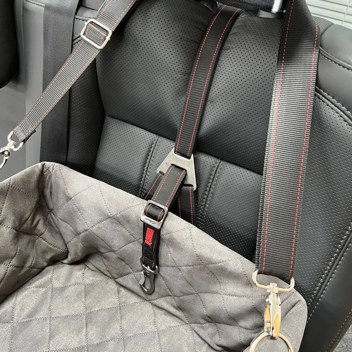 Kong Häkit|Koiran Autoistuimet*Koiran korotettu autoistuin Ultimate